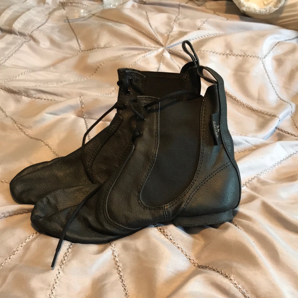 Black jazz boots